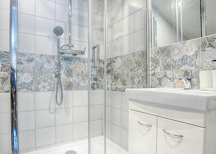 Pod Wodospadem בית אירוח שצ'צ'ירק