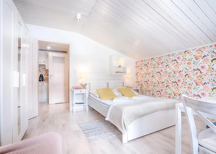 Pod Wodospadem בית אירוח שצ'צ'ירק